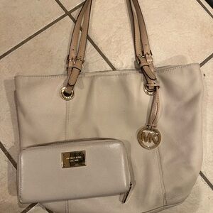 Michael Kors Beige Tote Bag and Wallet Set
